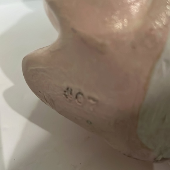 Vintage Chalkware 12” Victorian Lady With 2 Baskets of Flowers Figurine Doorstop - Picture 14 of 16